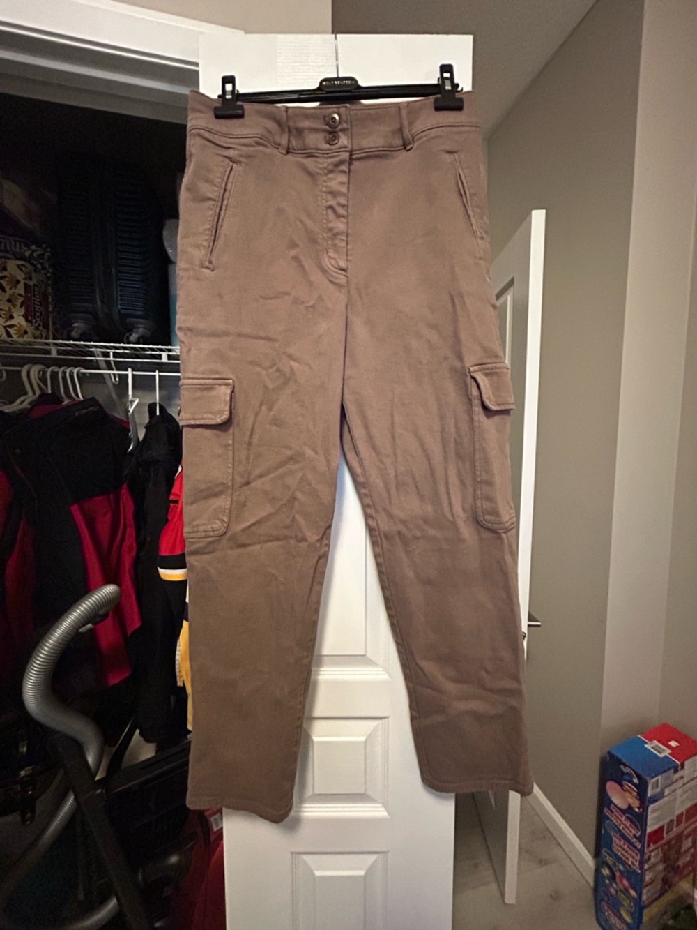 Wilfred Straight Leg Cargo Pants in Brown